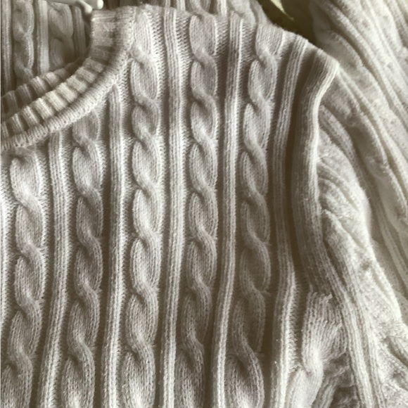 Sweater ribbed white long sleeves size L  in great shape stretches .💕💕 - Picture 8 of 8